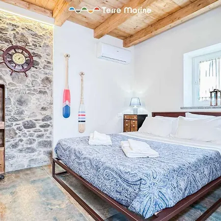 Il Borgo Del Silenzio-vivo Per Lei, Terre Marine * لا سبيتسْيا