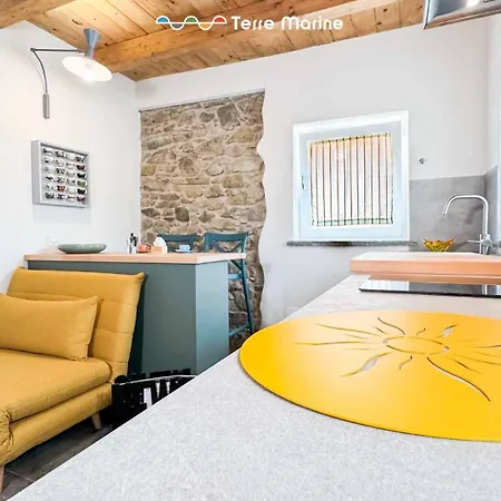 Il Borgo Del Silenzio-vivo Per Lei, Terre Marine لا سبيتسْيا
