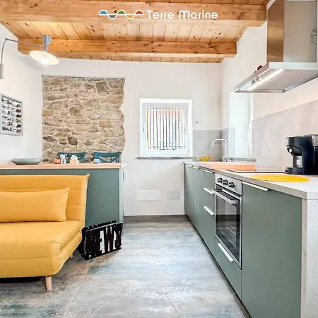 Il Borgo Del Silenzio-vivo Per Lei, Terre Marine لا سبيتسْيا
